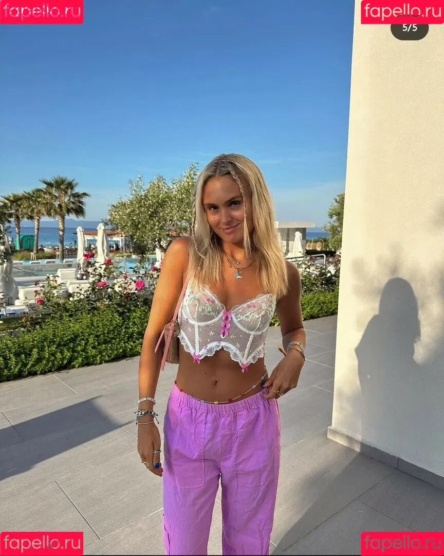 Misha Grimes Onlyfans Photo Gallery 