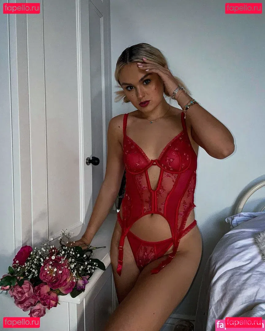 Misha Grimes Onlyfans Photo Gallery 