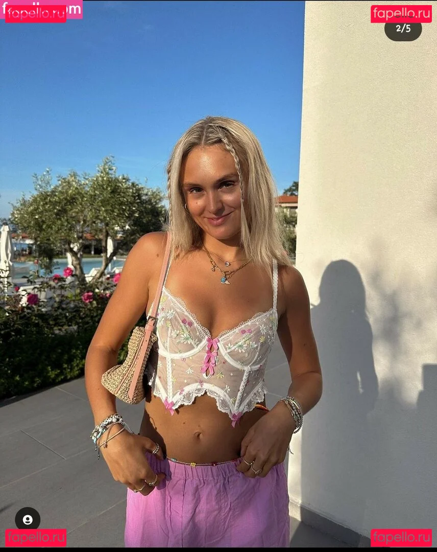 Misha Grimes Onlyfans Photo Gallery 