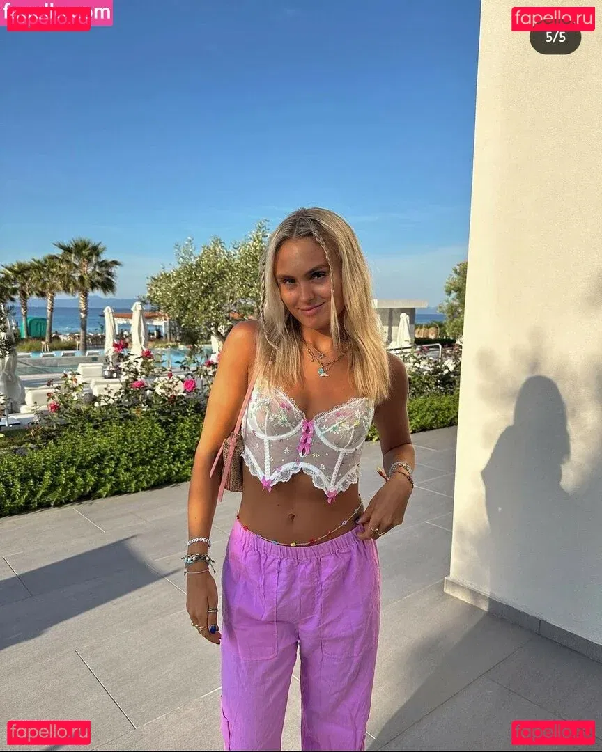 Misha Grimes Onlyfans Photo Gallery 