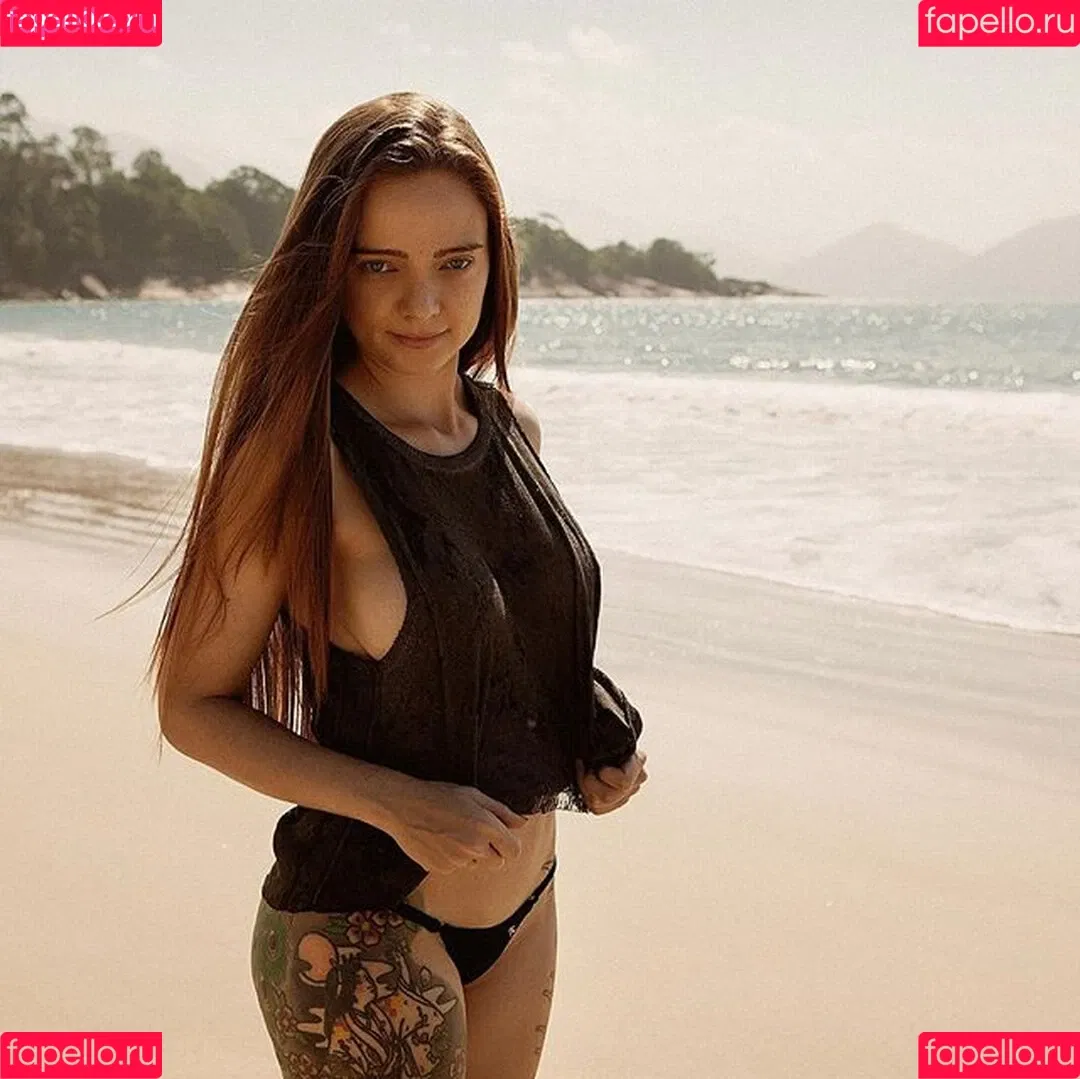 Emille Bee Onlyfans Photo Gallery 