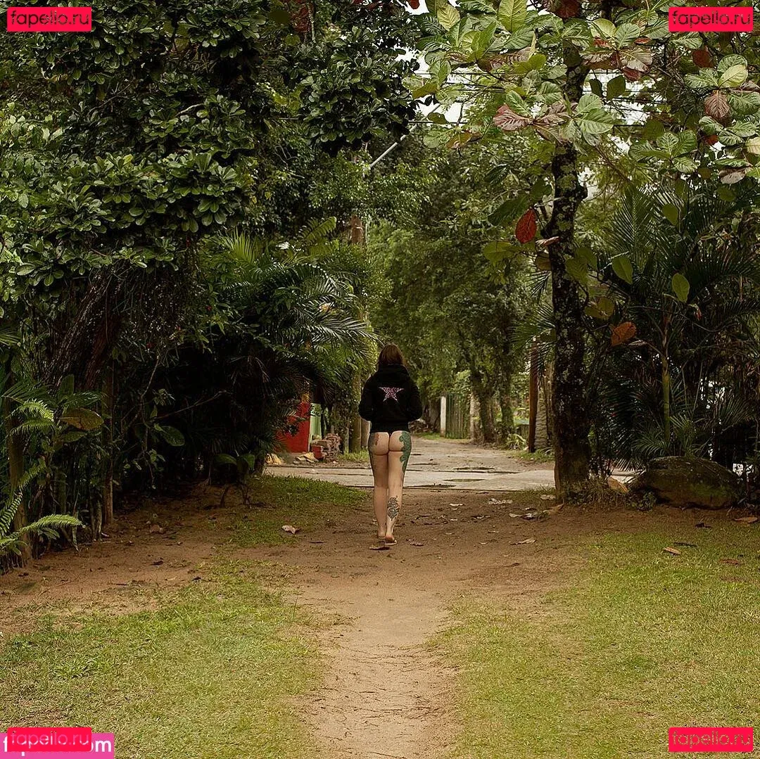 Emille Bee Onlyfans Photo Gallery 