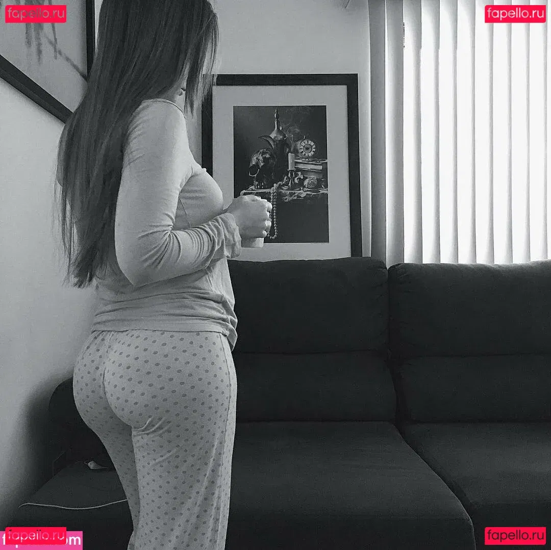 Emille Bee Onlyfans Photo Gallery 