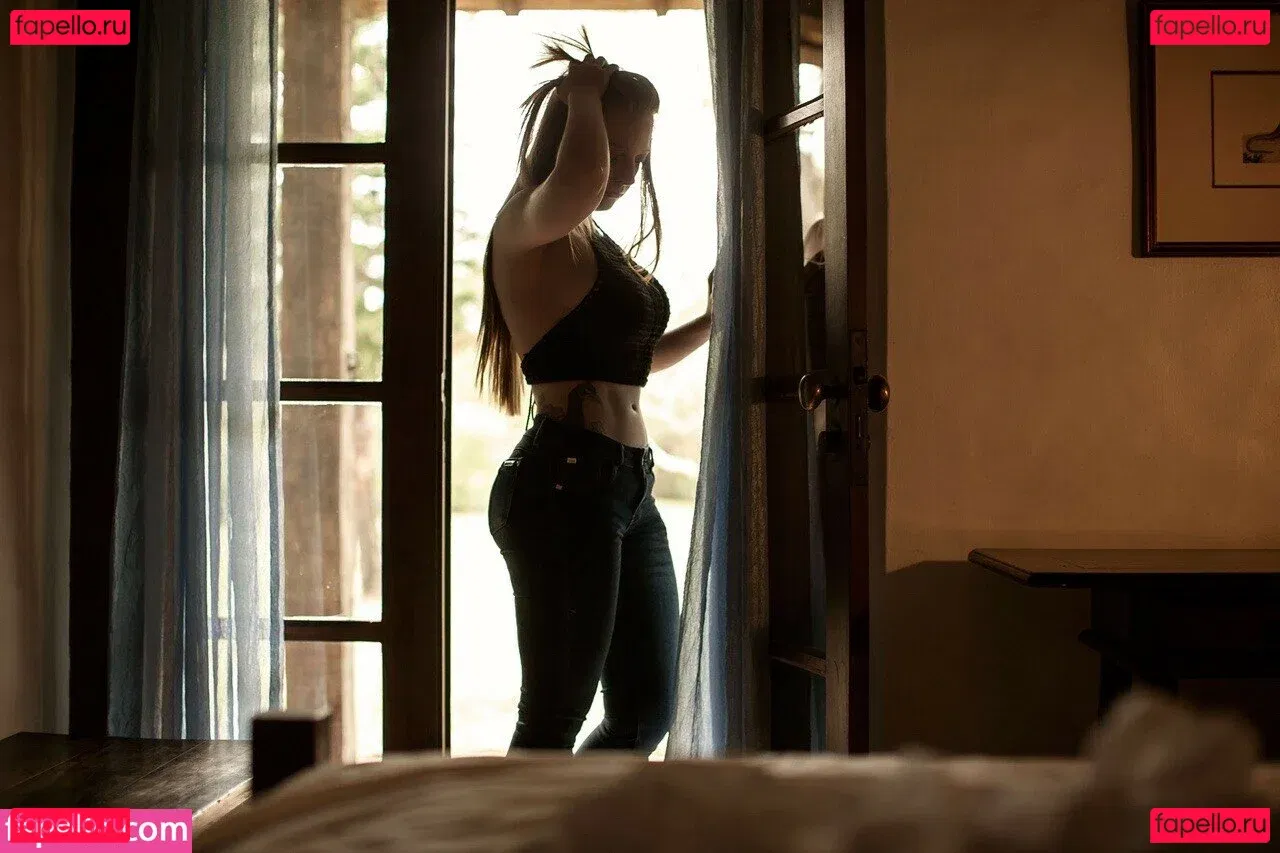 Emille Bee Onlyfans Photo Gallery 