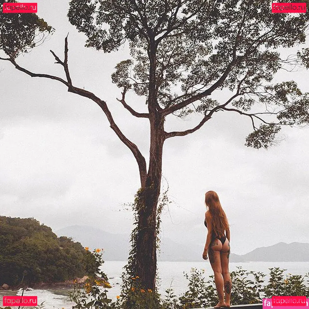 Emille Bee Onlyfans Photo Gallery 