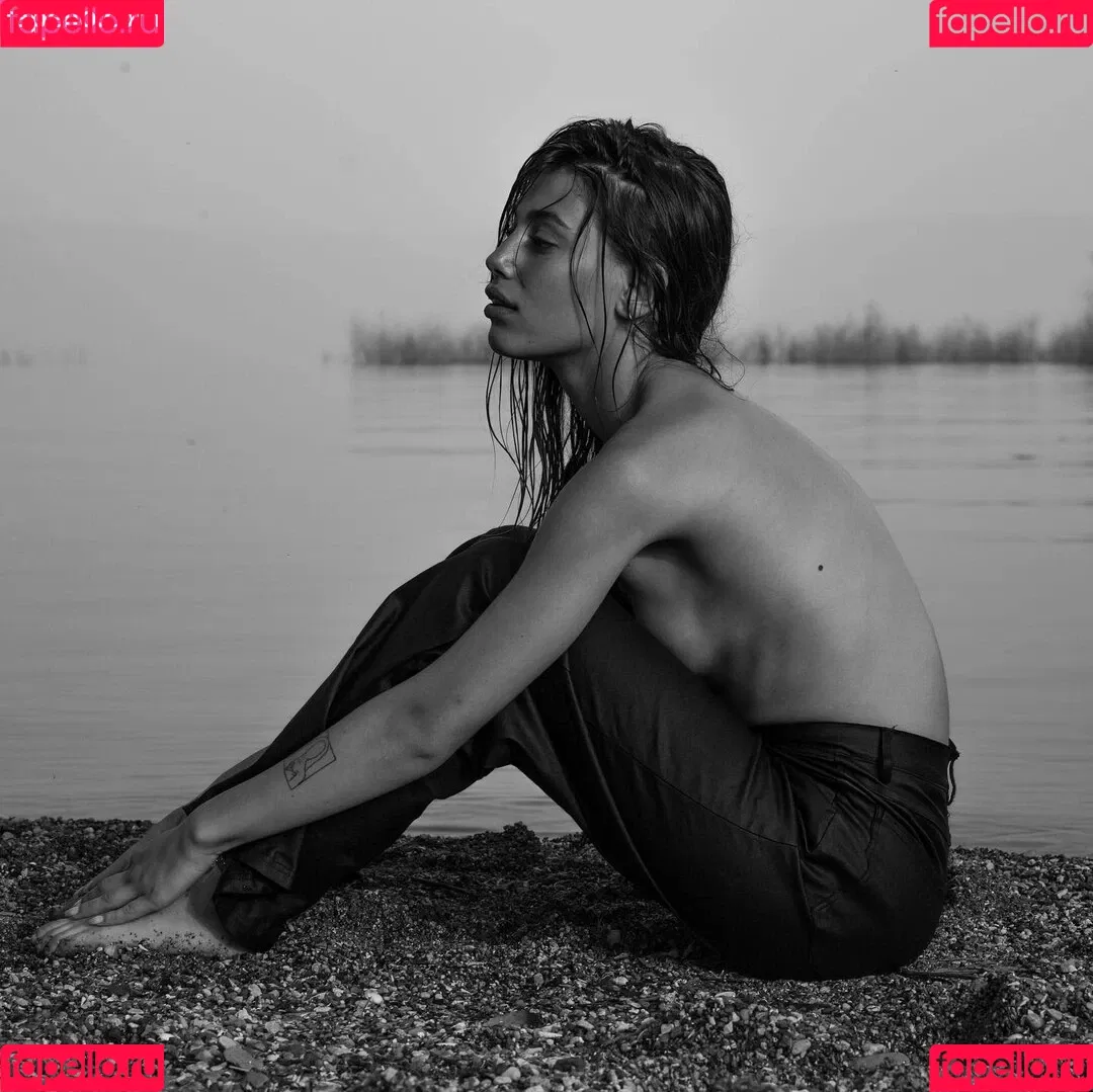 morelimelich Onlyfans Photo Gallery 