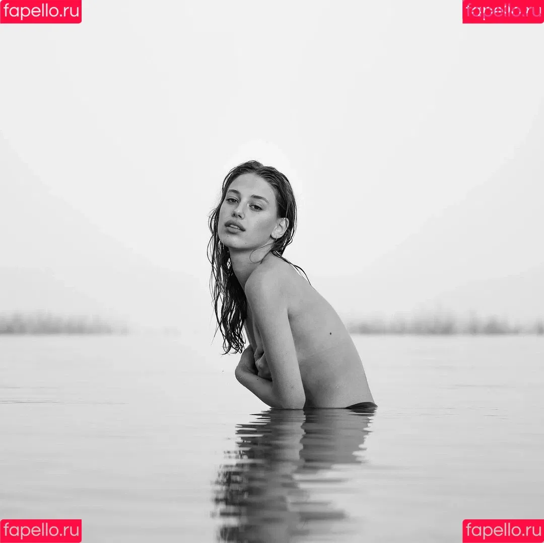 morelimelich Onlyfans Photo Gallery 