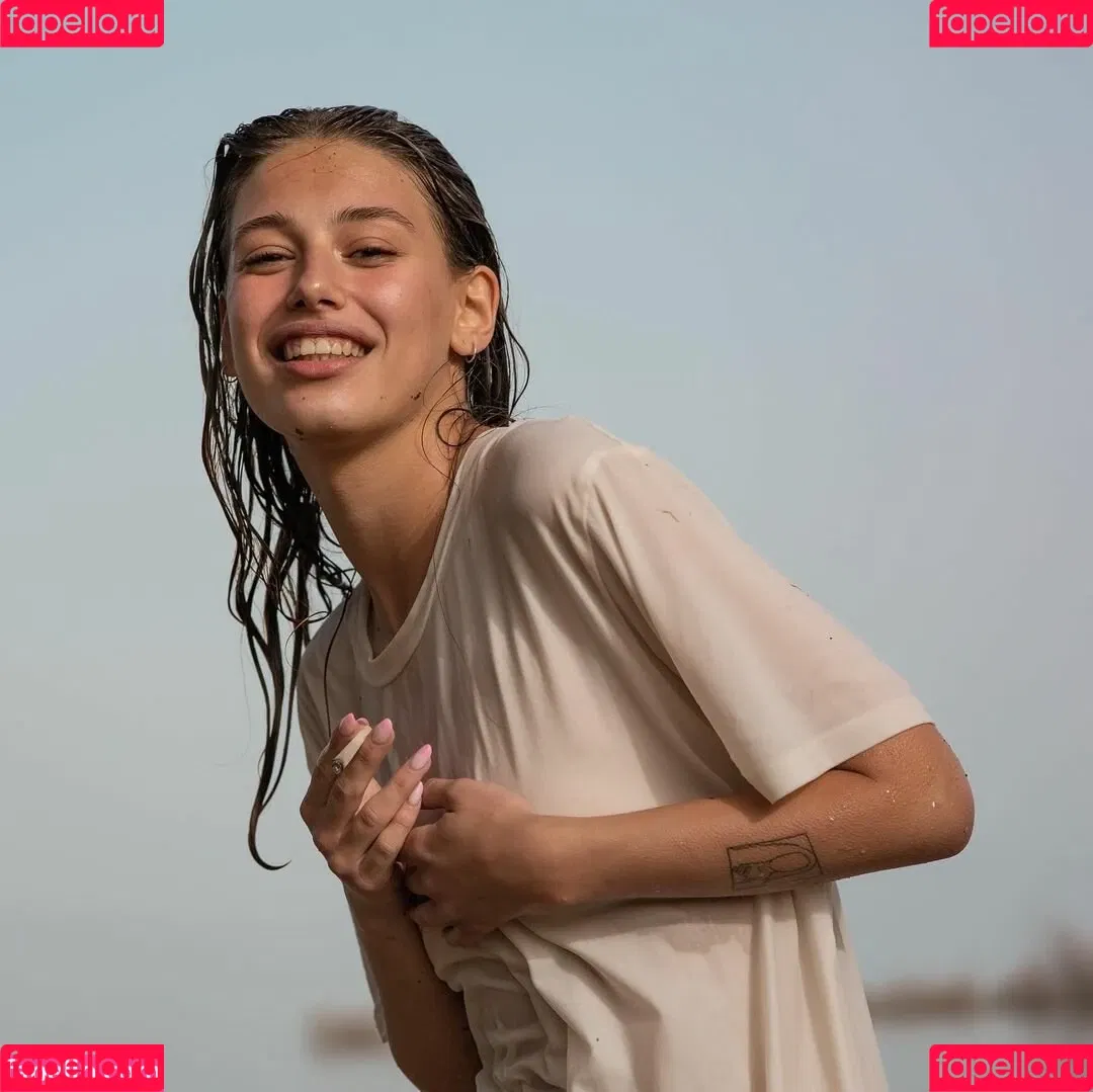 morelimelich Onlyfans Photo Gallery 