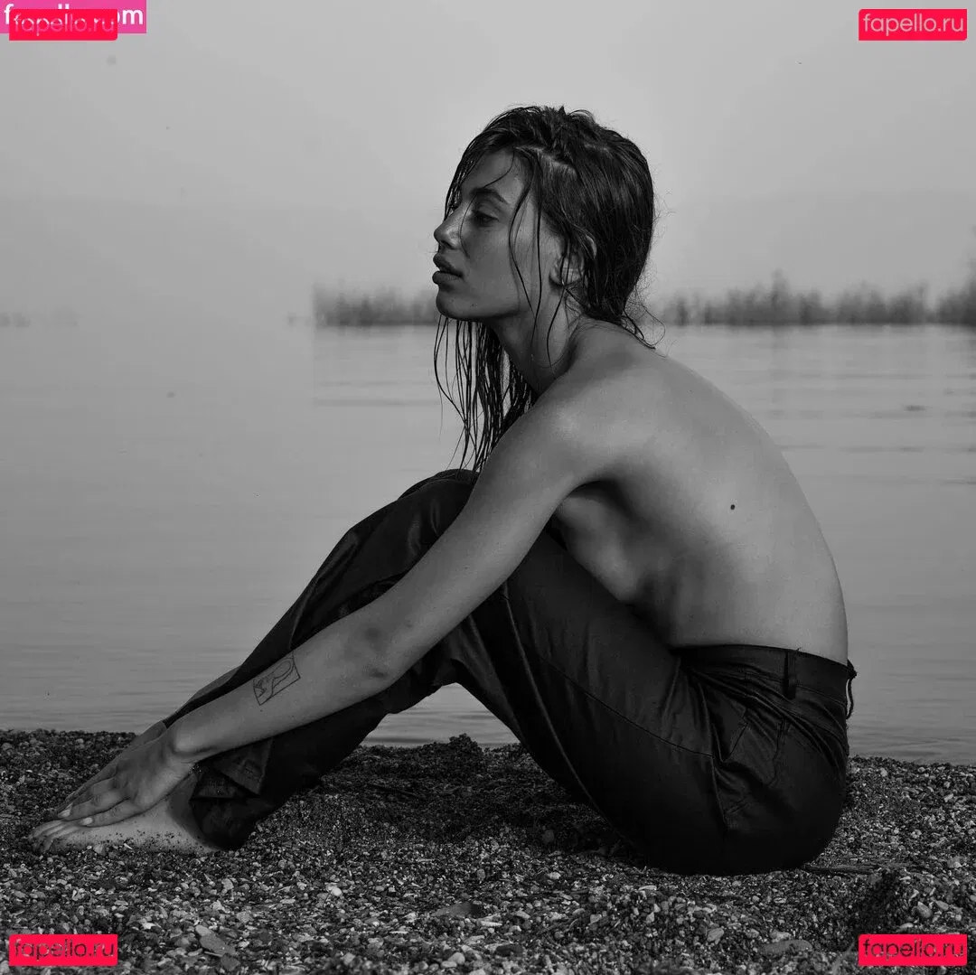 morelimelich Onlyfans Photo Gallery 