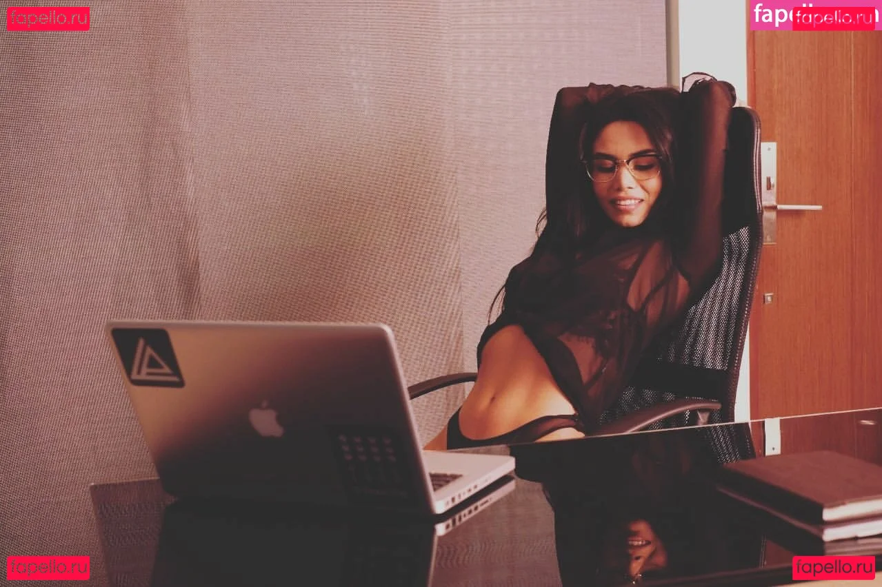 Ana Henao Onlyfans Photo Gallery 