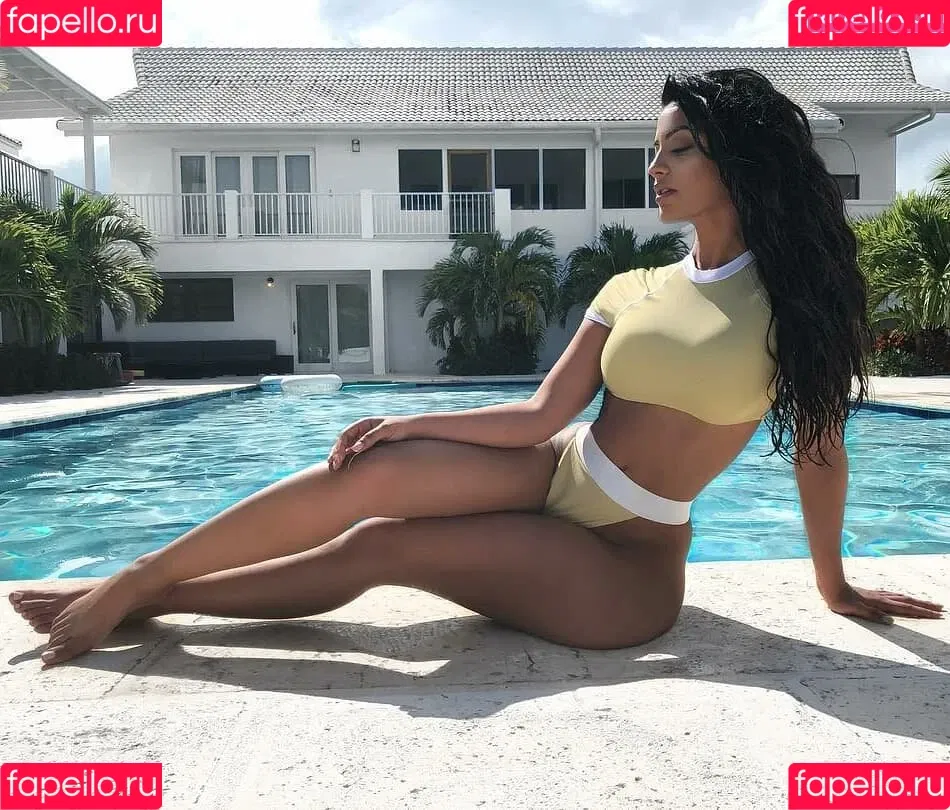 Aneeqa Farid Onlyfans Photo Gallery 