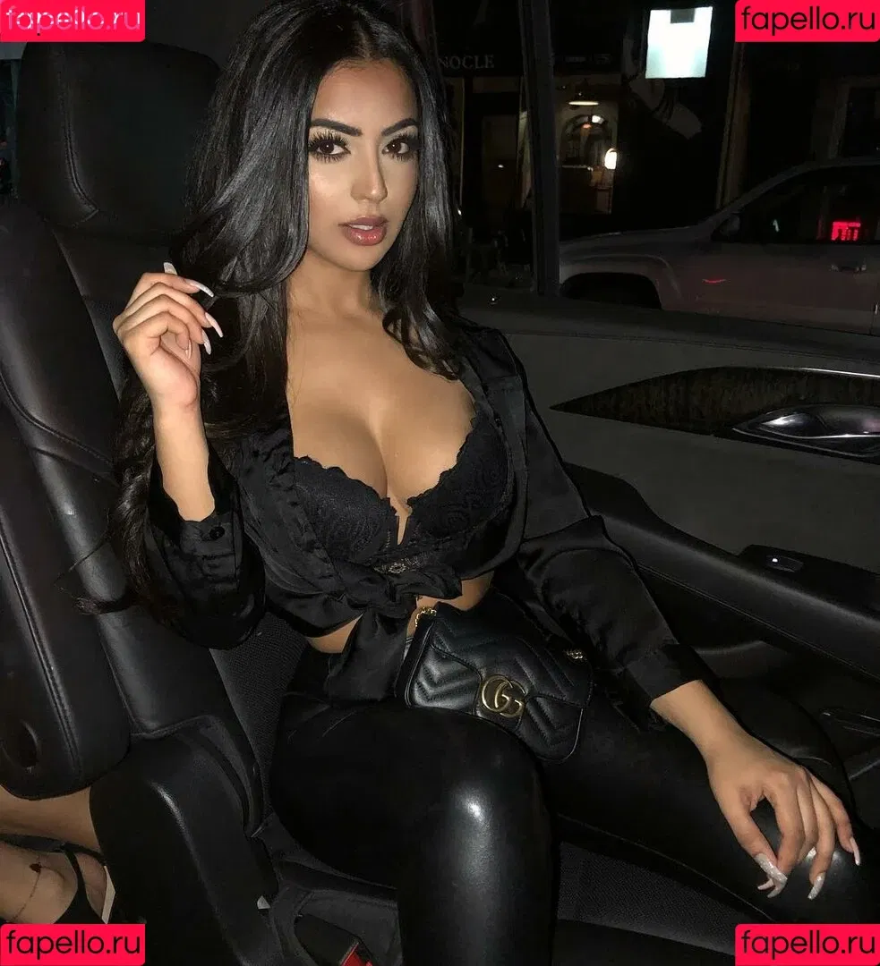 Aneeqa Farid Onlyfans Photo Gallery 
