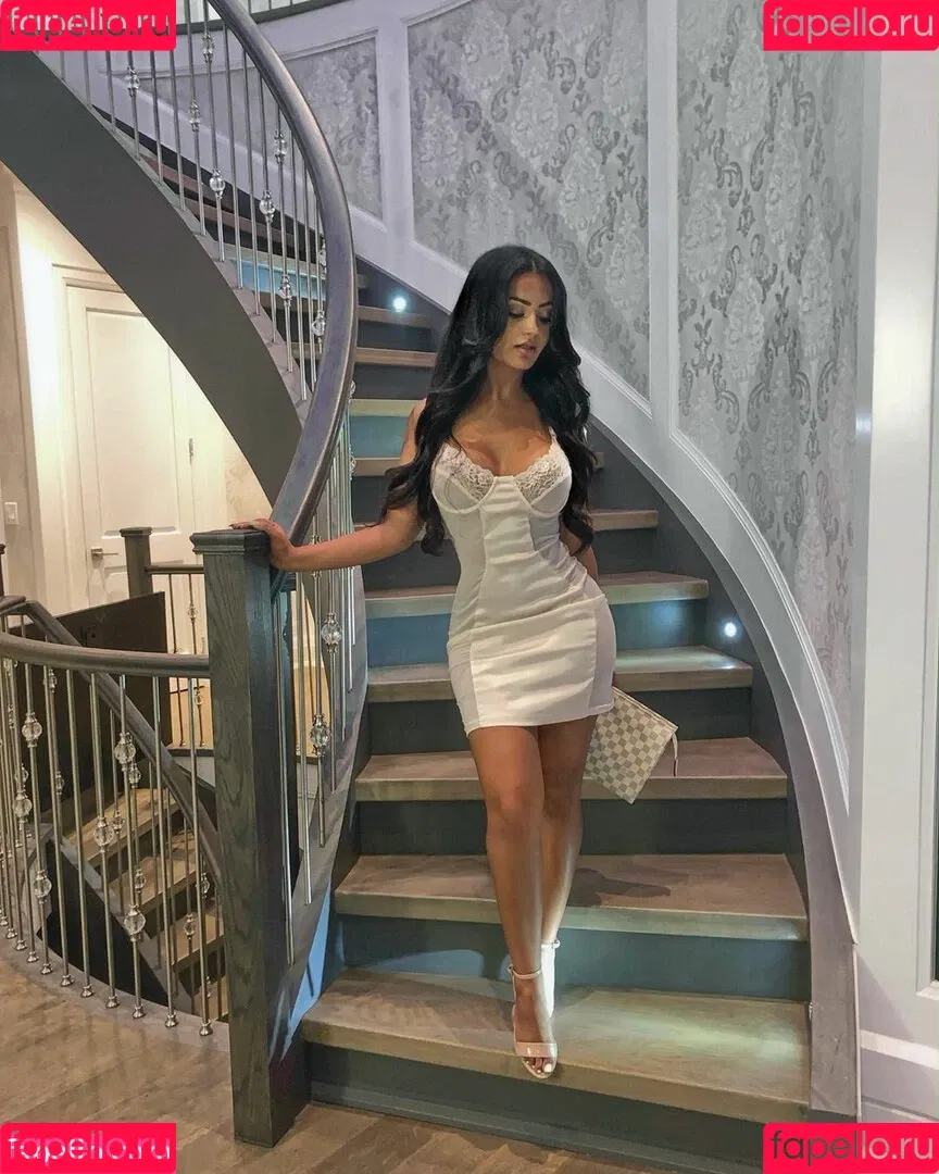 Aneeqa Farid Onlyfans Photo Gallery 