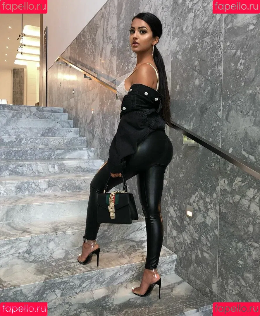 Aneeqa Farid Onlyfans Photo Gallery 