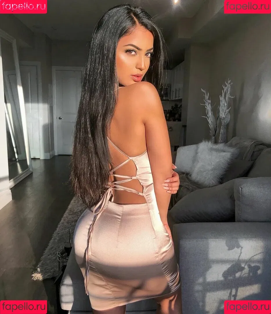Aneeqa Farid Onlyfans Photo Gallery 
