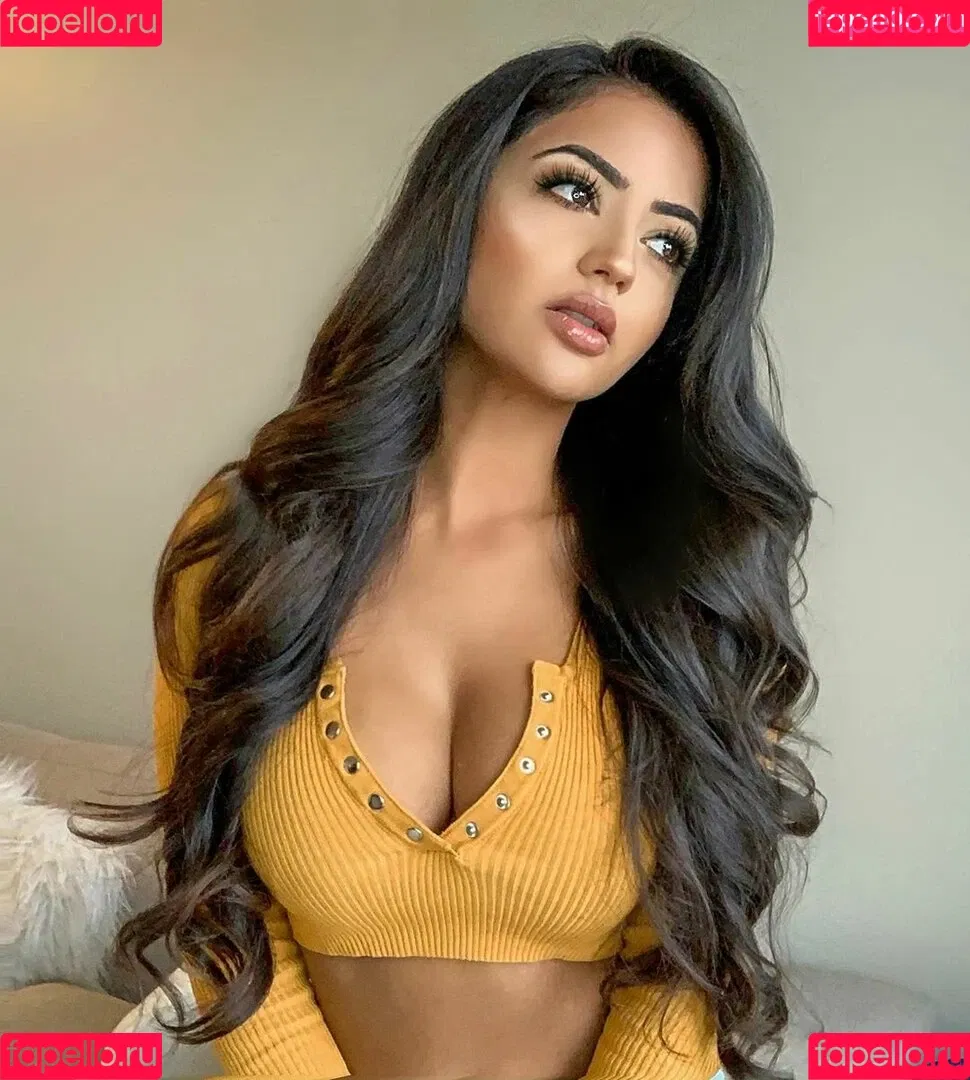 Aneeqa Farid Onlyfans Photo Gallery 