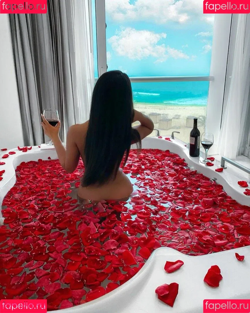 Aneeqa Farid Onlyfans Photo Gallery 