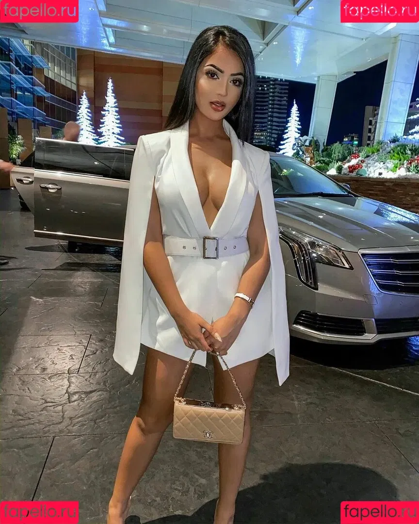 Aneeqa Farid Onlyfans Photo Gallery 