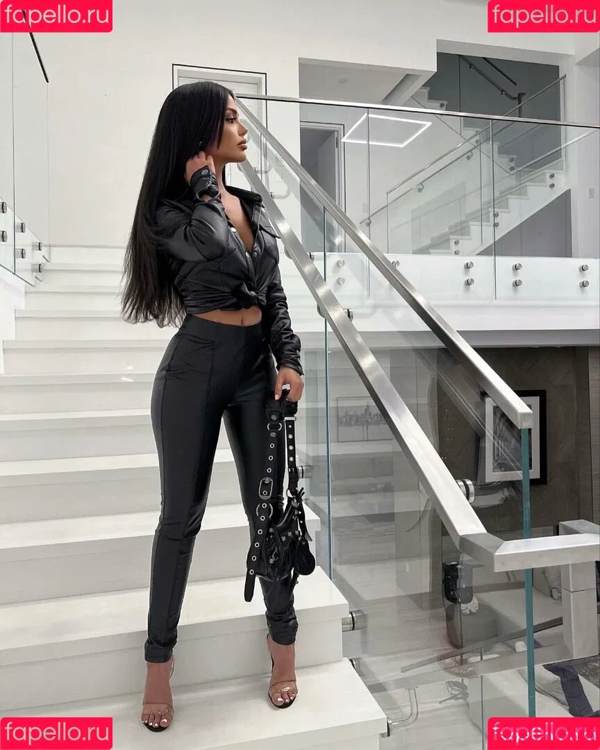 Aneeqa Farid Onlyfans Photo Gallery 