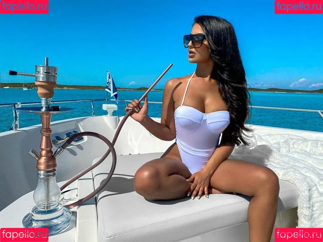 Aneeqa Farid Onlyfans Photo Gallery 