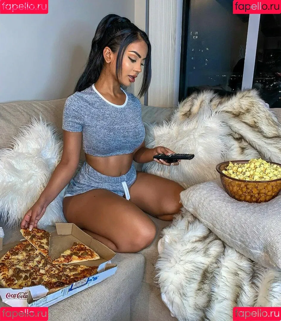 Aneeqa Farid Onlyfans Photo Gallery 