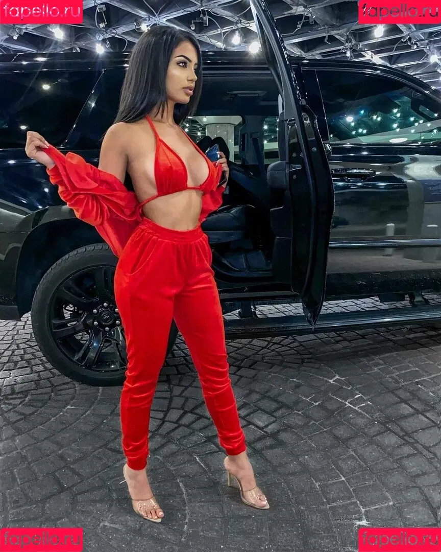 Aneeqa Farid Onlyfans Photo Gallery 