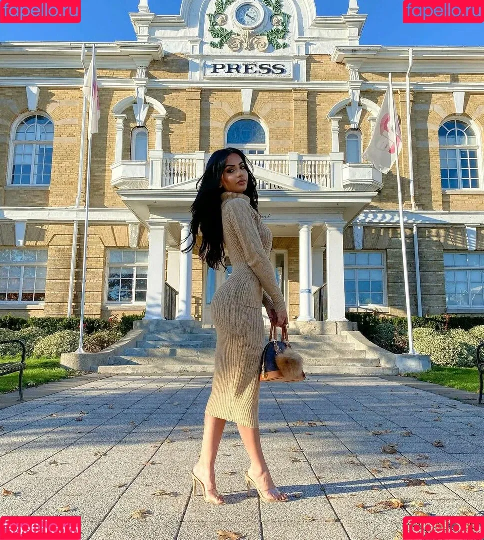 Aneeqa Farid Onlyfans Photo Gallery 