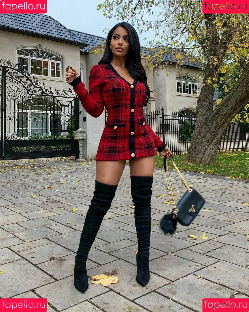 Aneeqa Farid Onlyfans Photo Gallery 