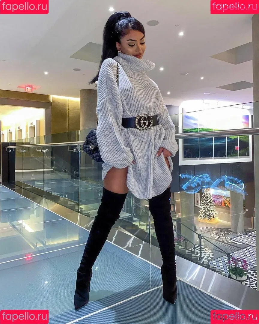 Aneeqa Farid Onlyfans Photo Gallery 