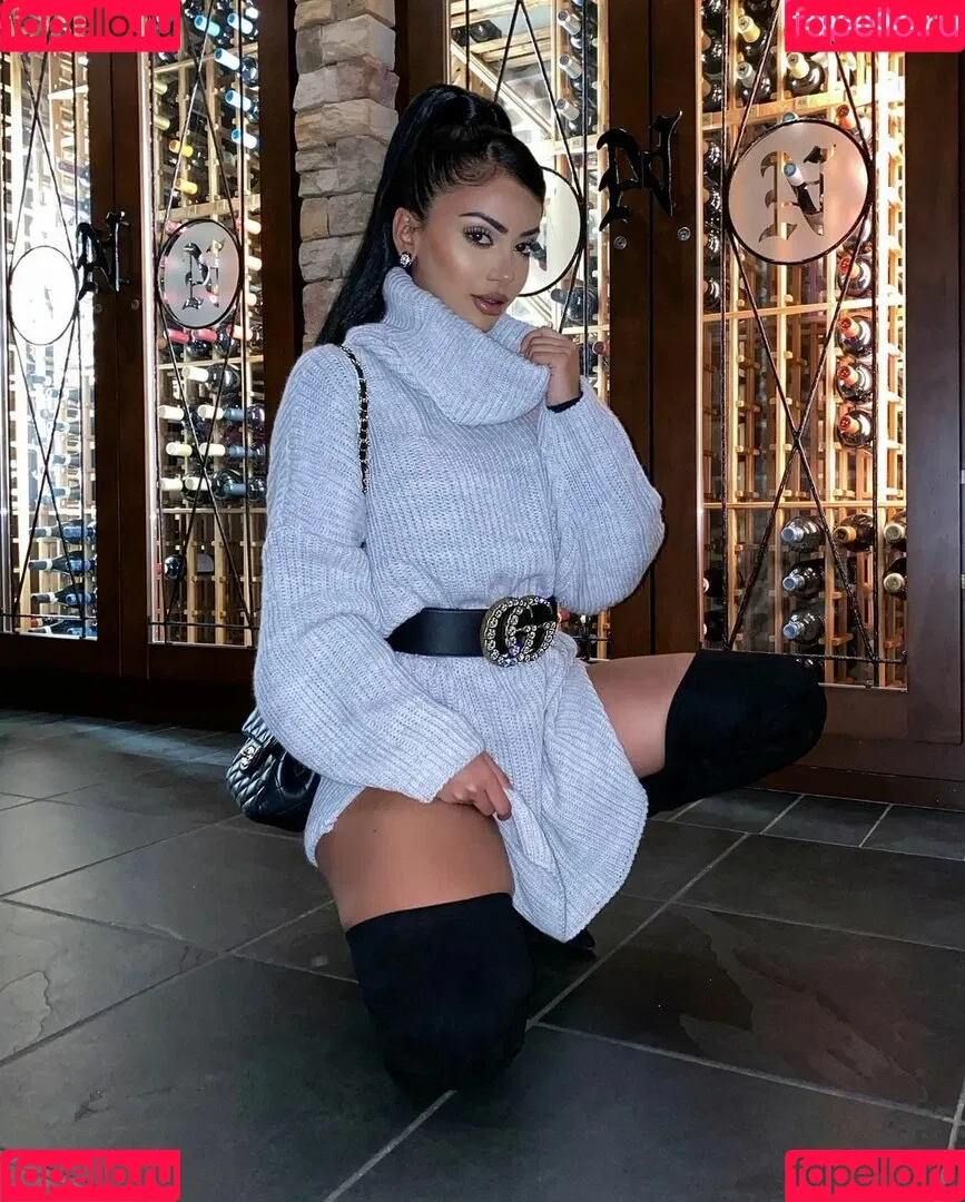 Aneeqa Farid Onlyfans Photo Gallery 