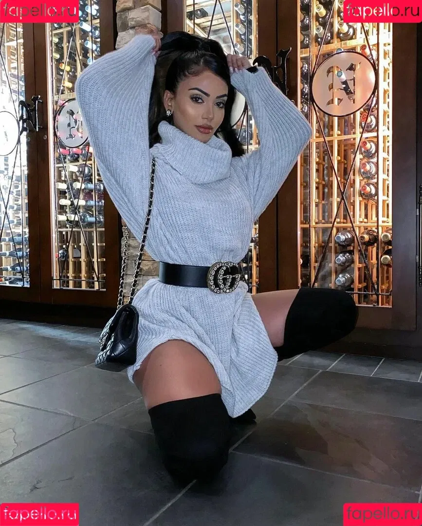 Aneeqa Farid Onlyfans Photo Gallery 