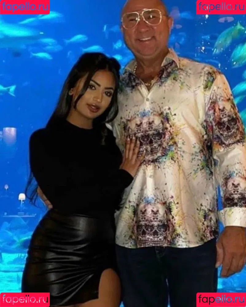Aneeqa Farid Onlyfans Photo Gallery 