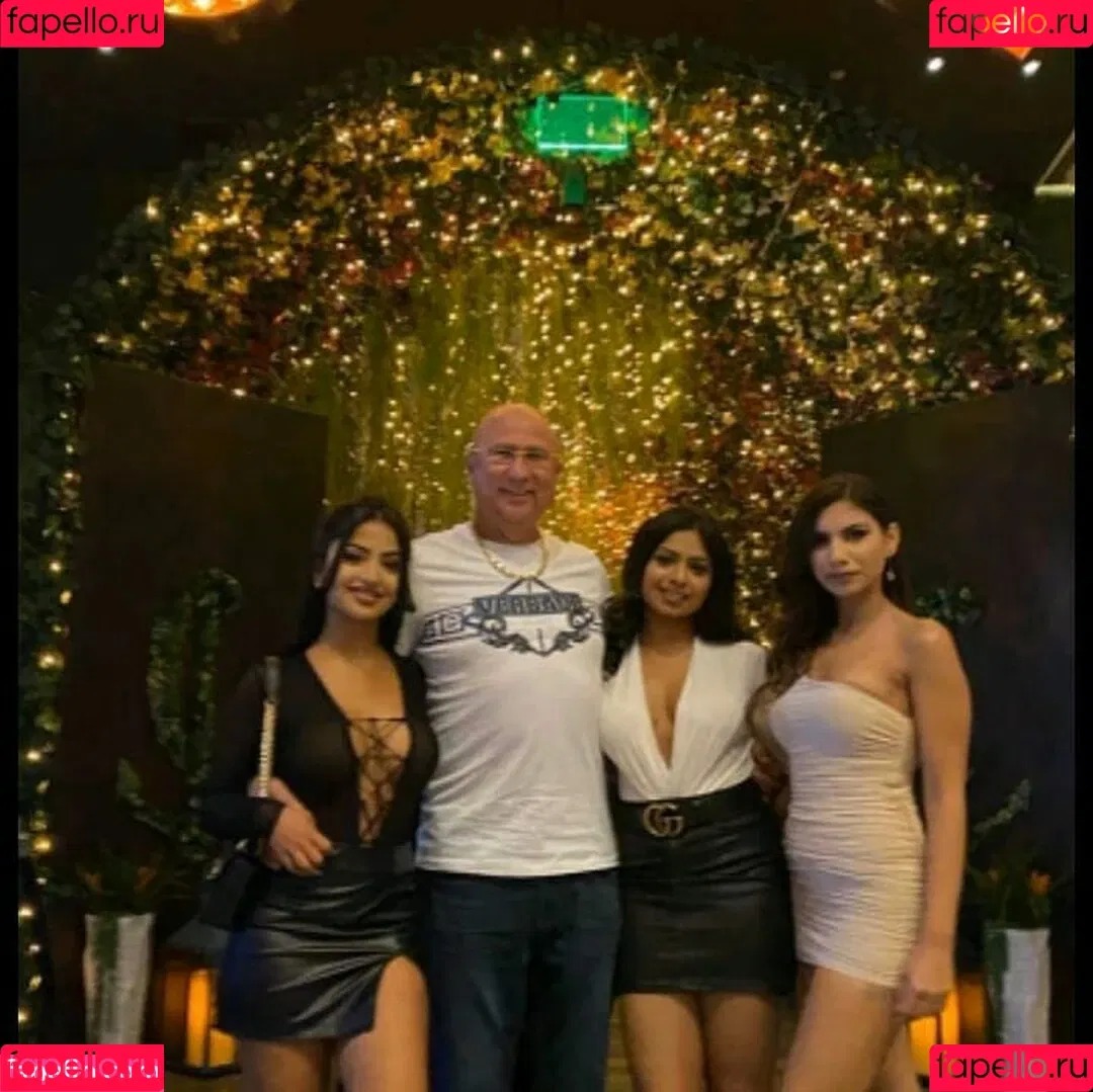 Aneeqa Farid Onlyfans Photo Gallery 