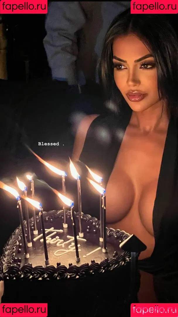 Aneeqa Farid Onlyfans Photo Gallery 