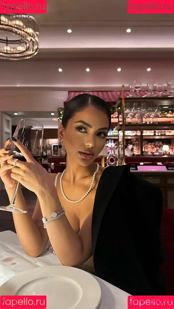 Aneeqa Farid Onlyfans Photo Gallery 