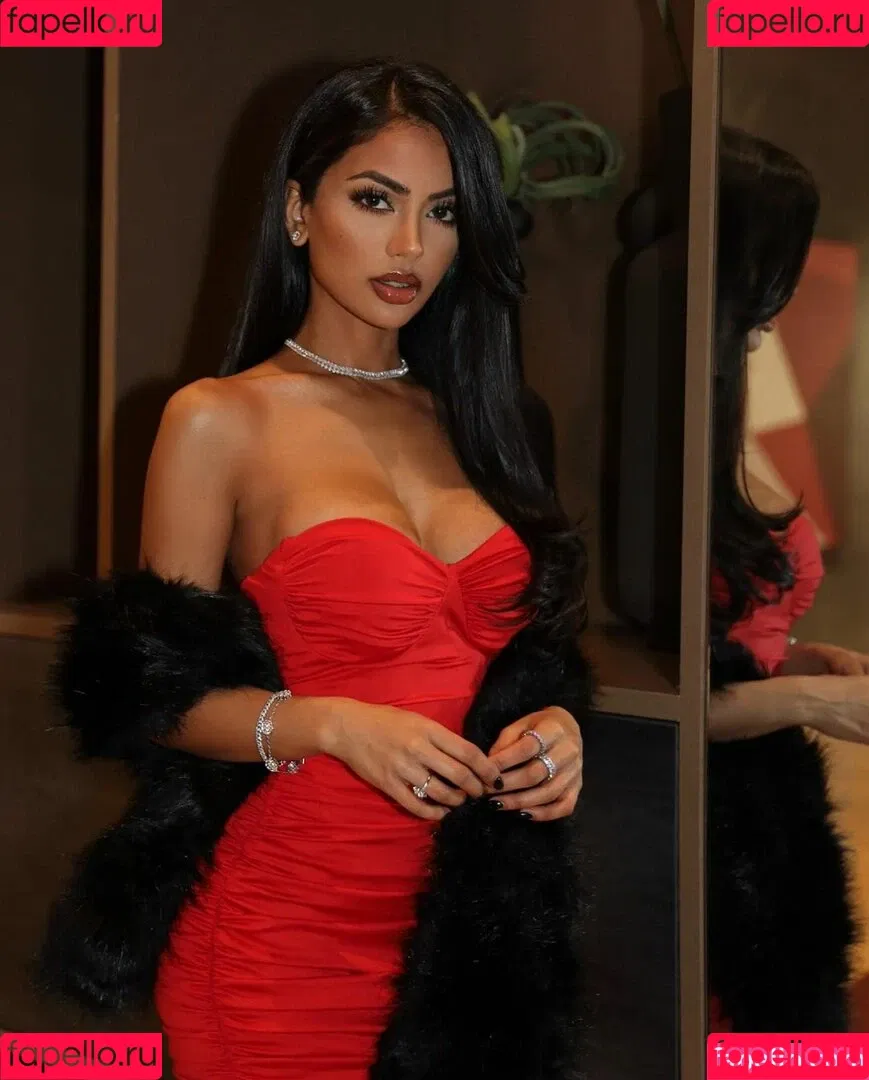 Aneeqa Farid Onlyfans Photo Gallery 