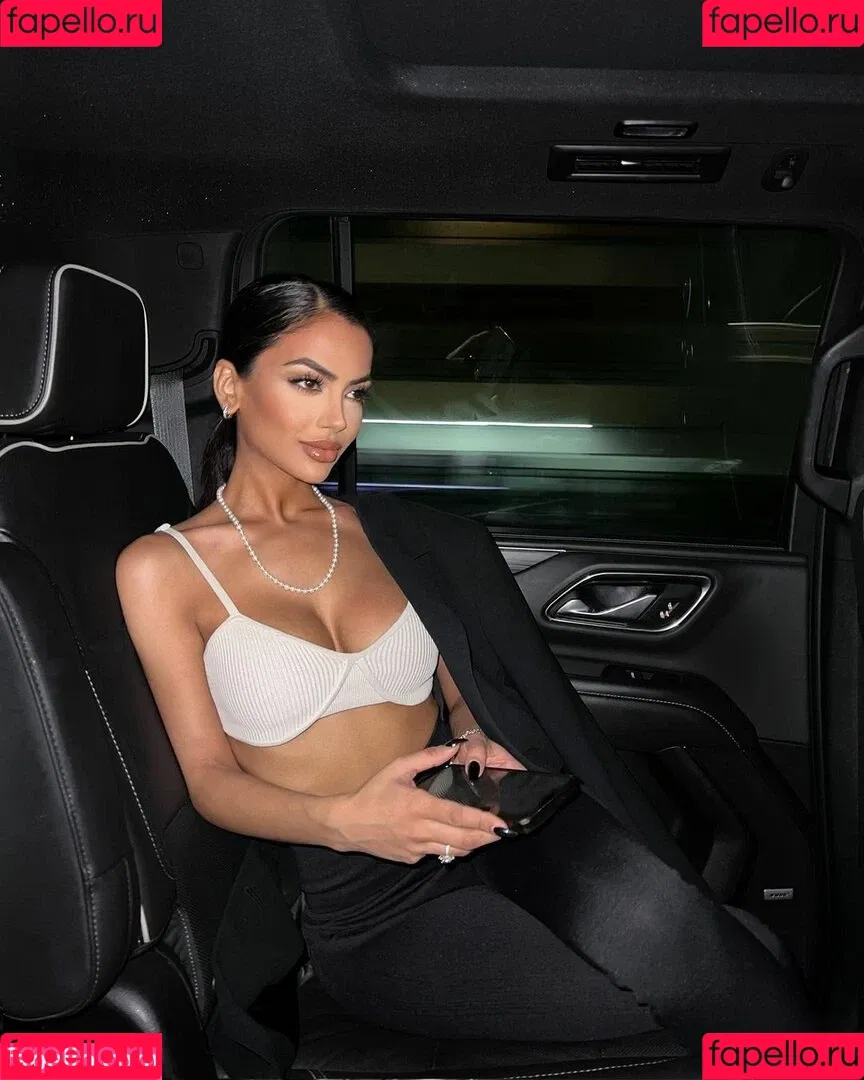 Aneeqa Farid Onlyfans Photo Gallery 