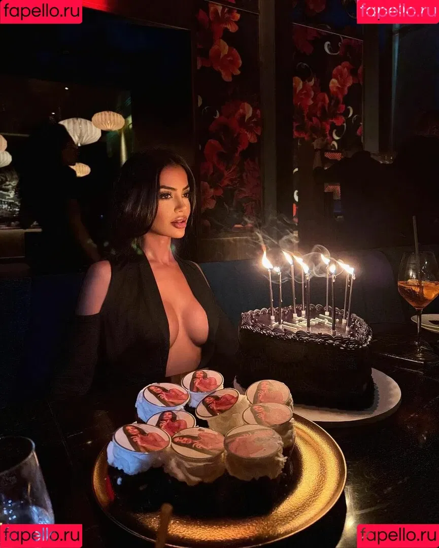 Aneeqa Farid Onlyfans Photo Gallery 