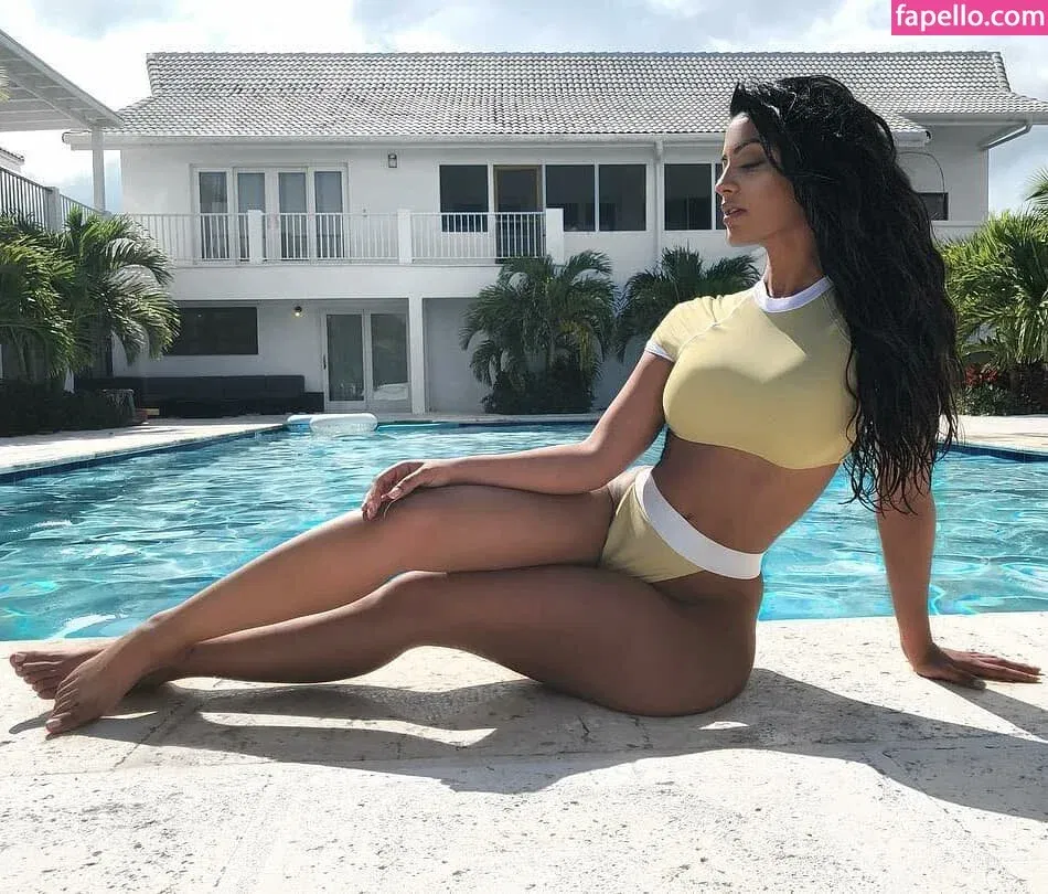 Aneeqa Farid Onlyfans Photo Gallery 