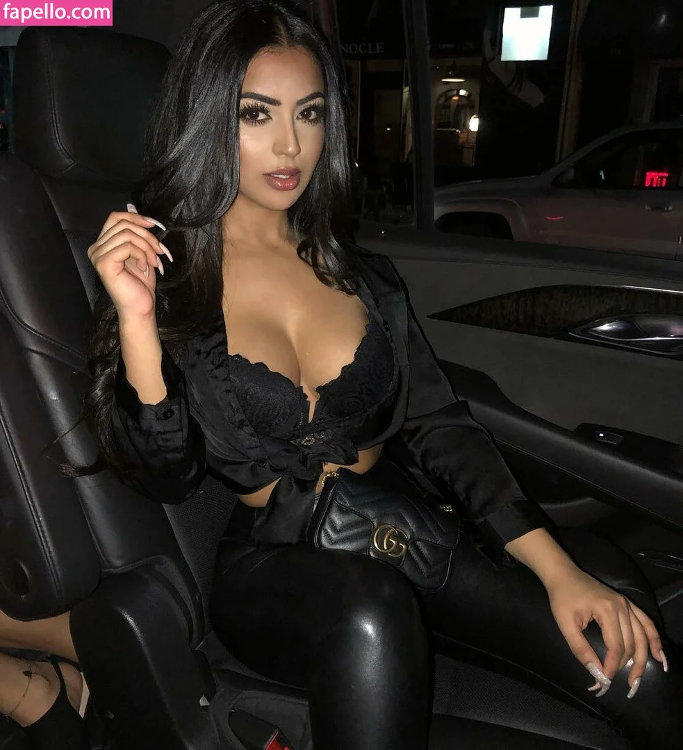 Aneeqa Farid Onlyfans Photo Gallery 