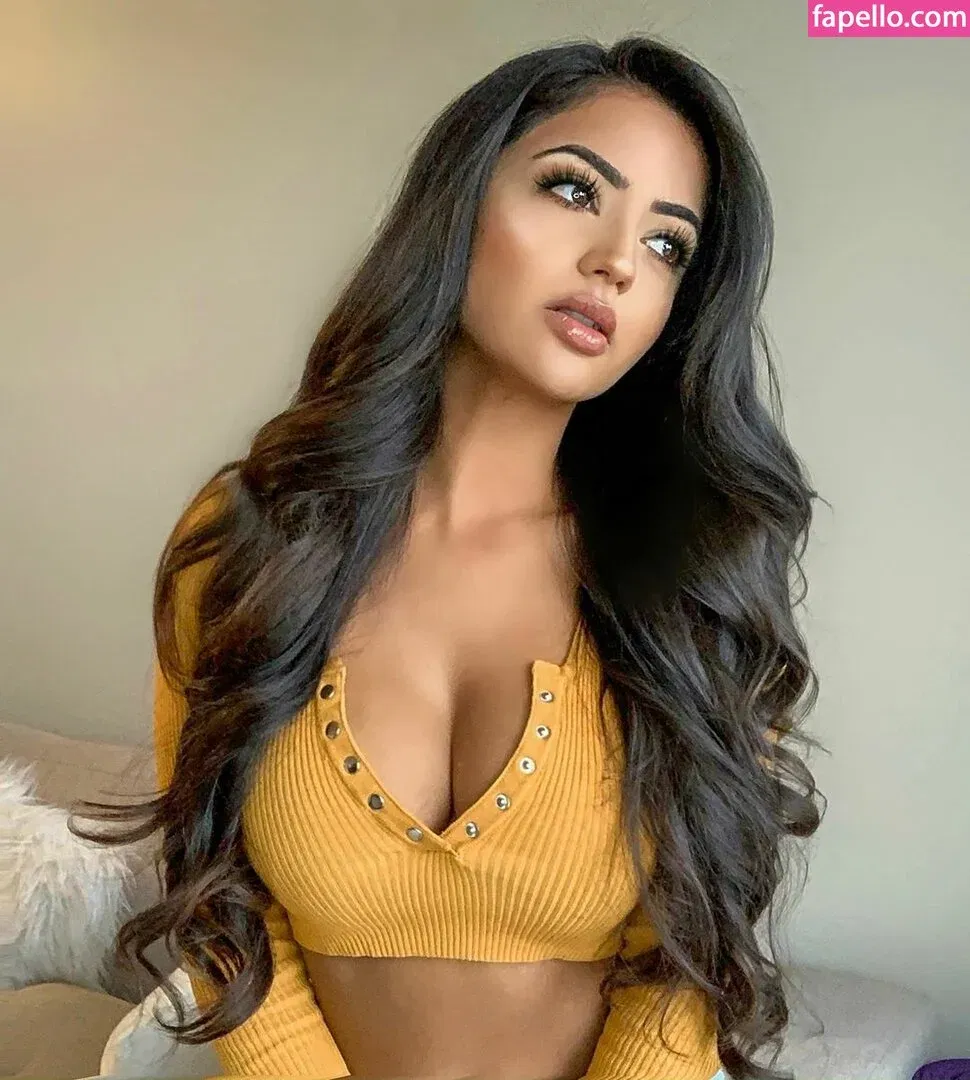 Aneeqa Farid Onlyfans Photo Gallery 