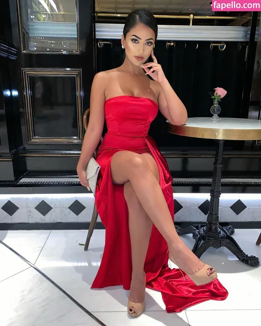 Aneeqa Farid Onlyfans Photo Gallery 