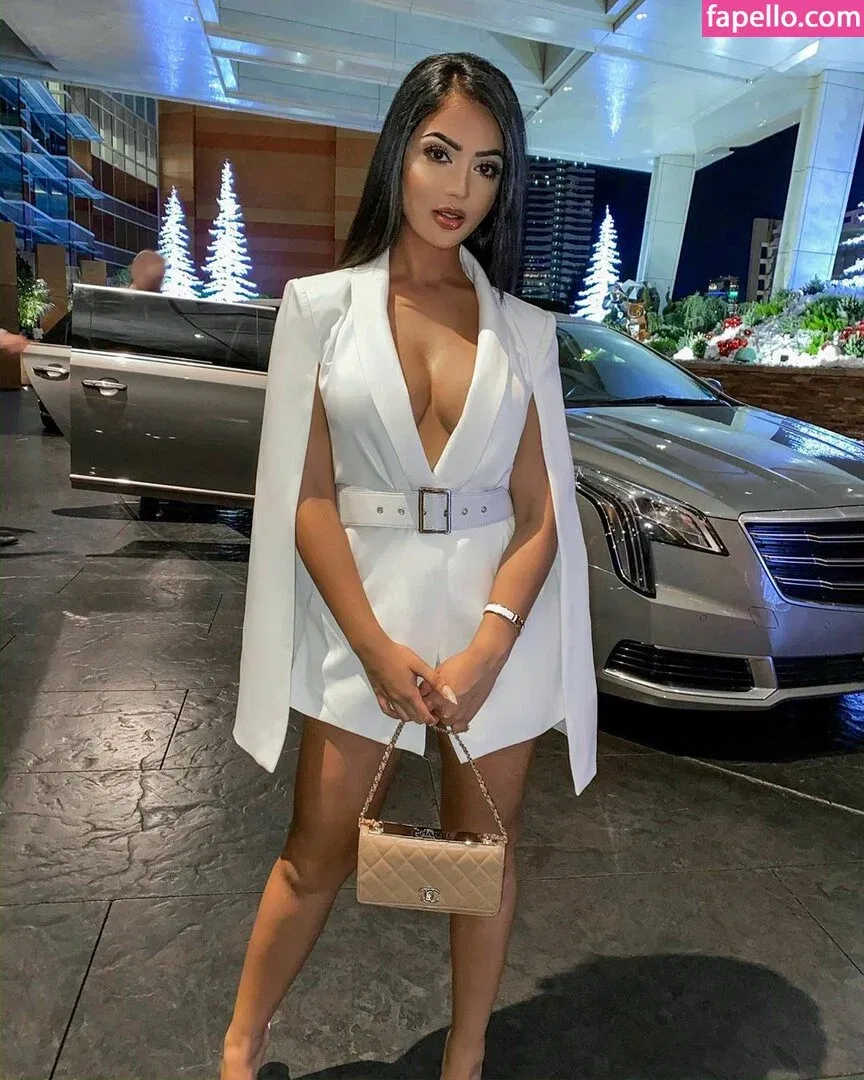 Aneeqa Farid Onlyfans Photo Gallery 