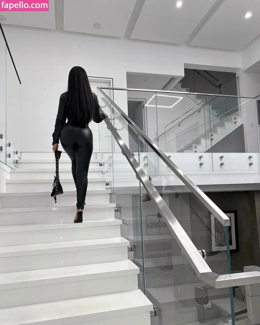 Aneeqa Farid Onlyfans Photo Gallery 