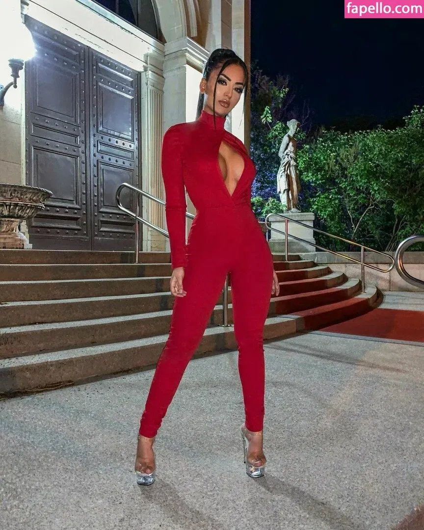 Aneeqa Farid Onlyfans Photo Gallery 