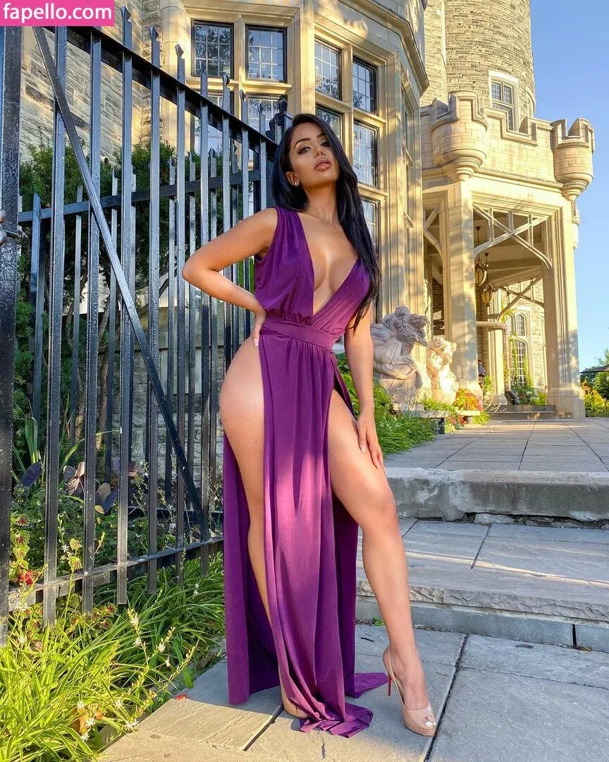 Aneeqa Farid Onlyfans Photo Gallery 