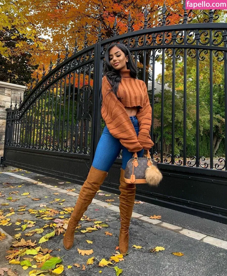 Aneeqa Farid Onlyfans Photo Gallery 