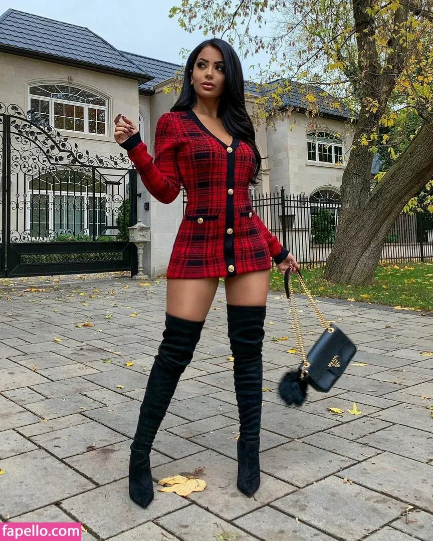 Aneeqa Farid Onlyfans Photo Gallery 