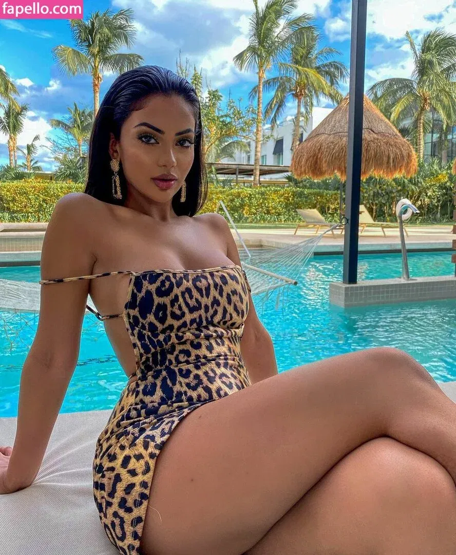 Aneeqa Farid Onlyfans Photo Gallery 