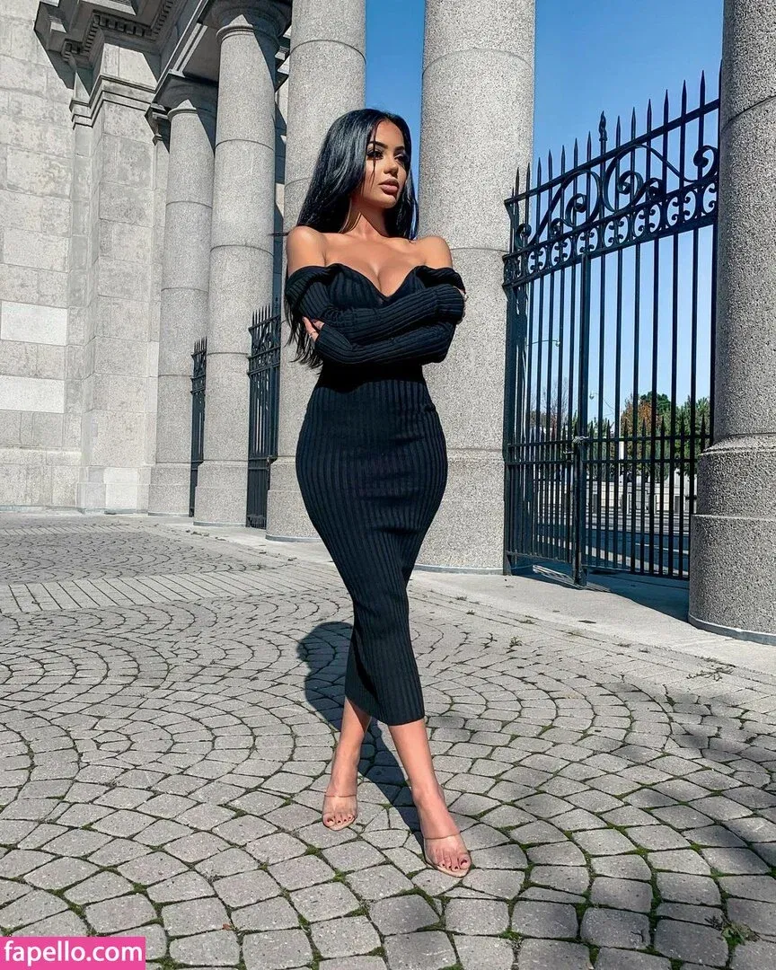 Aneeqa Farid Onlyfans Photo Gallery 